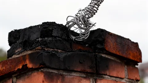 Jak zamontować wyczystkę w kominie